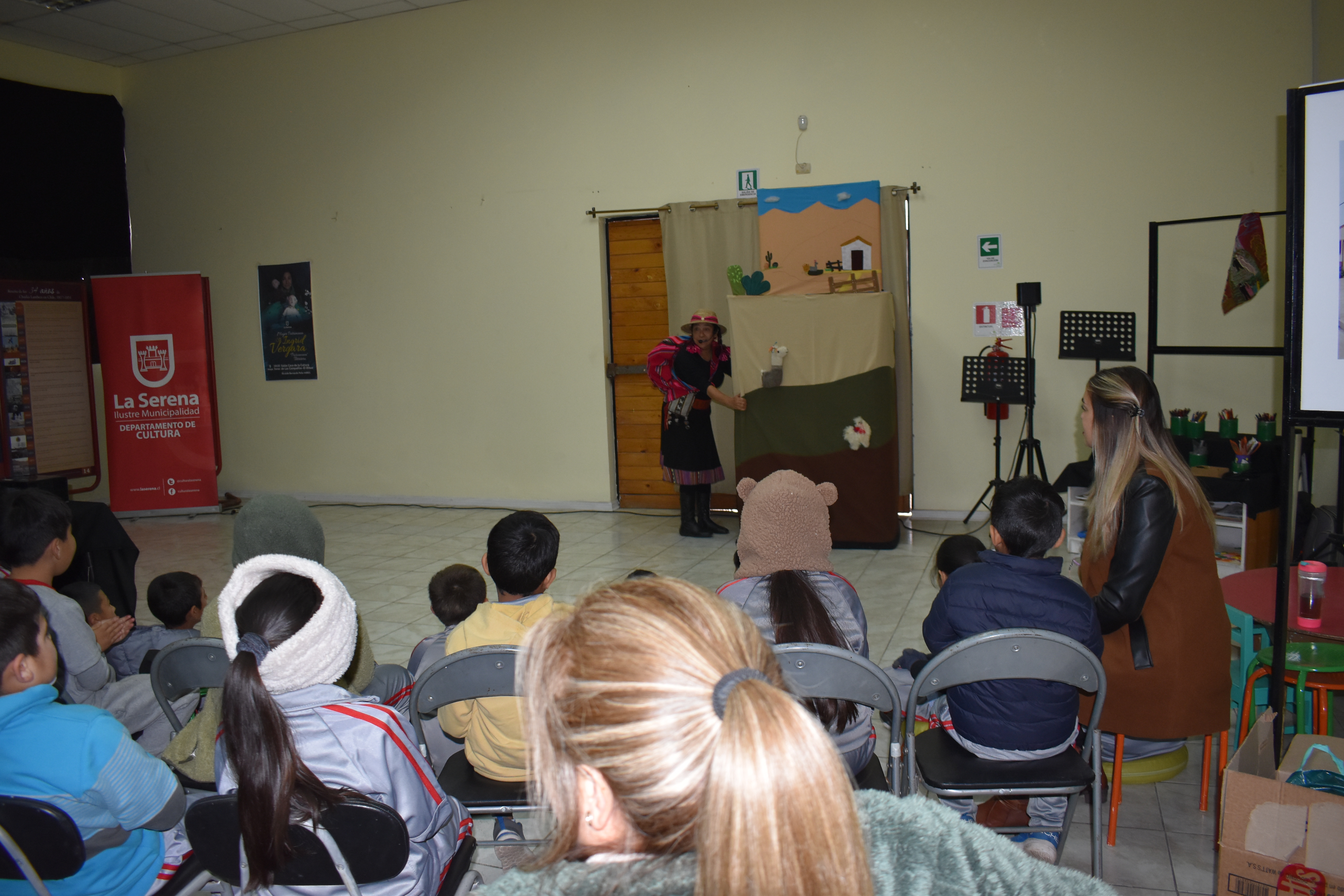 Municipio reconoce labor artística de Ingrid Vergara